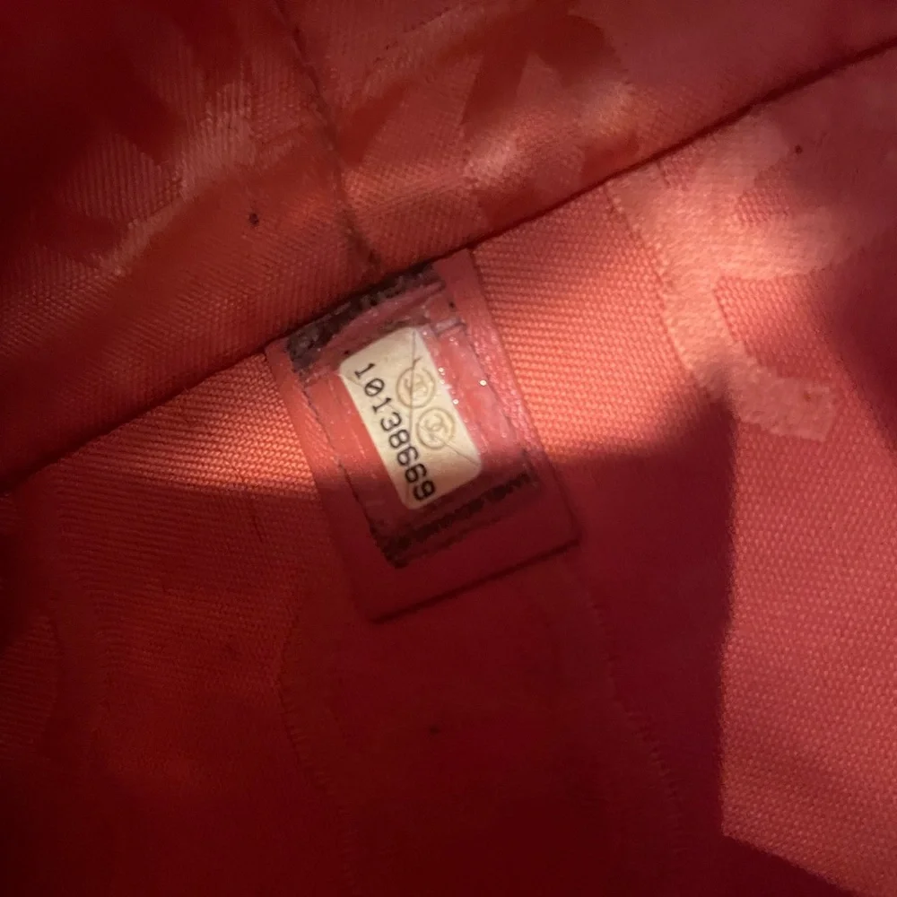 ❌❌❌SOLD❌ ❌ ❌💕HOST PICK💕CHANEL,Cambron Quilted Calf Tote - Picture 8 of 17